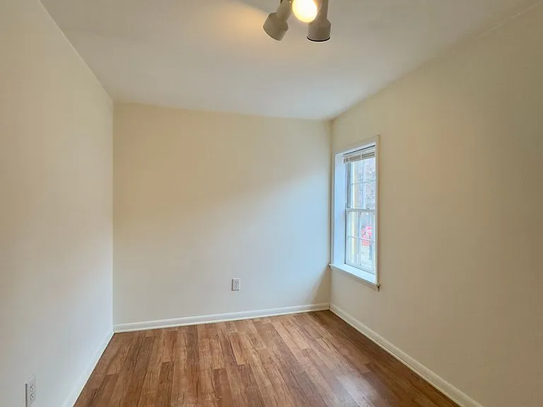 678 Melvin Dr — Photo 15