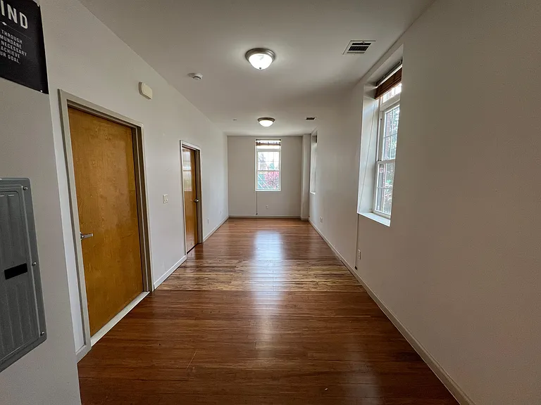 50 Oak St #14E — Photo 4