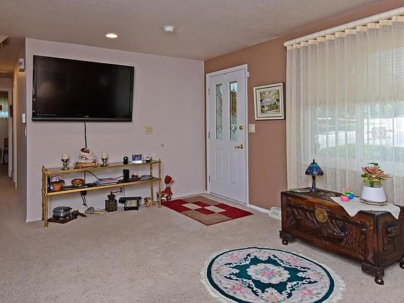 Easy care wood floors, sunny and bright you will love your time in the most live