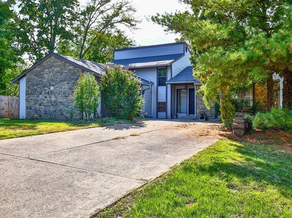 1609 Poplar Ridge Ct, Florence, KY 41042