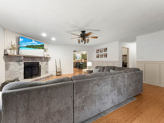 5th image of 1201 Gallion Rd