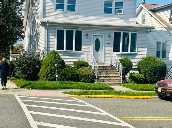 821 Roosevelt Avenue image 1 of 22