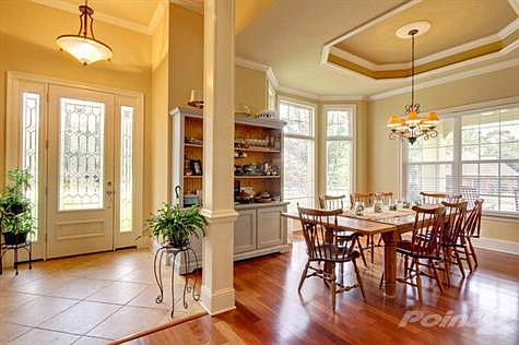 Dining/Foyer