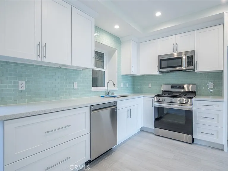245 Beverly St #B — Photo 19