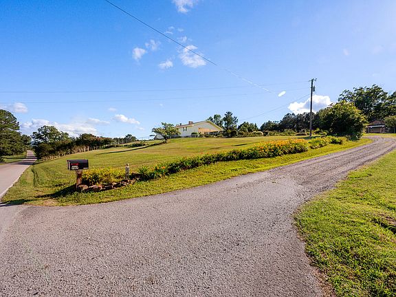 2nd image of 794 Halls Valley Rd