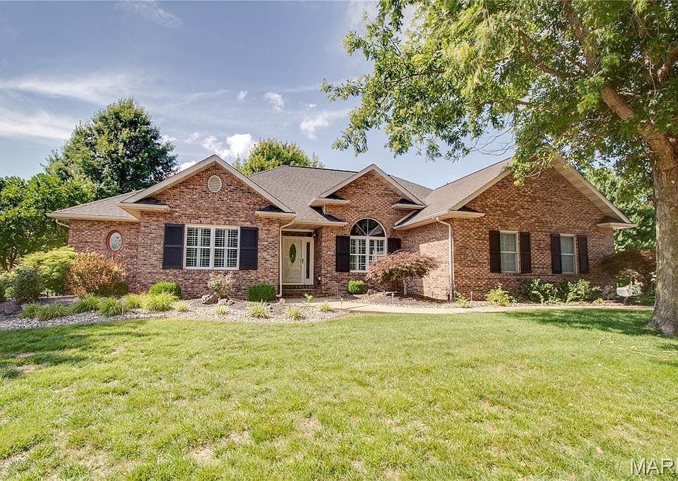 1st image of 1400 White Oak Trl