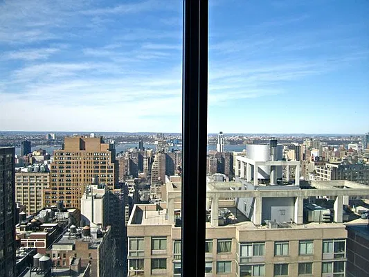 Rented by NY Living Solutions | media 139