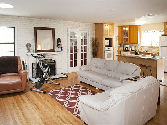 2nd image of 14933 McVay Ave