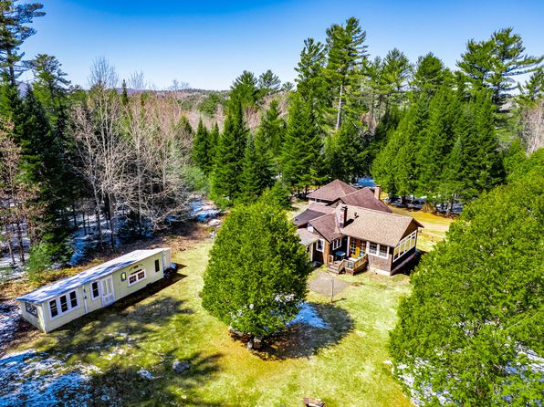 371 Lake St, Saranac Lake, NY 12983