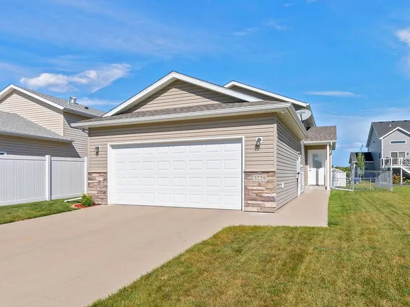 3229 62nd Ave S, Fargo, ND 58104
