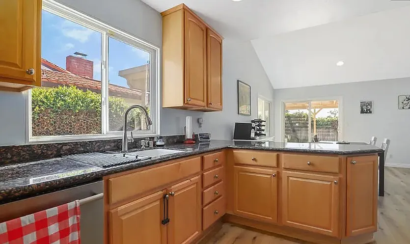 275 Yellowstone Ave — Photo 2