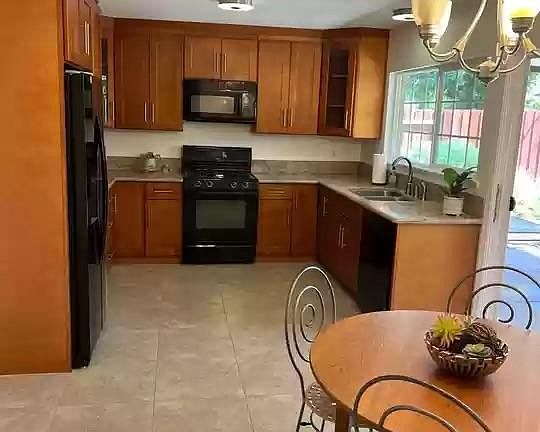 3rd image of 7400 Pennington Way