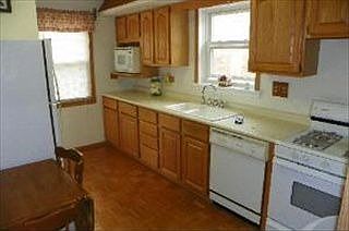 5th image of 10710 S Saint Louis Ave
