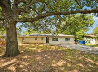 105 S Hickory Ave, Denison, TX 75020
