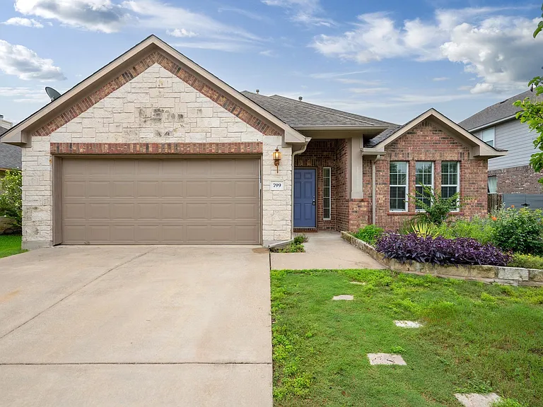 799 Clear Springs Holw — Photo 4