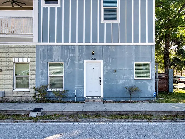 708 S 22nd St — Photo 9
