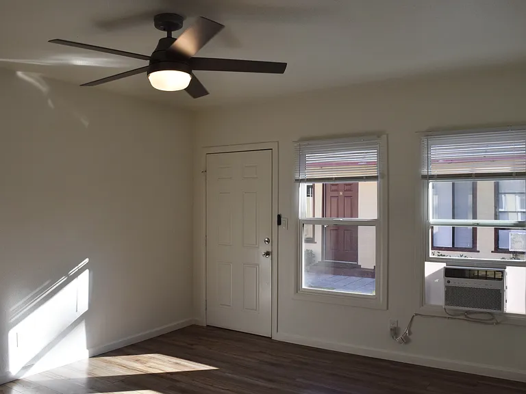 831 Mariposa St — Photo 6