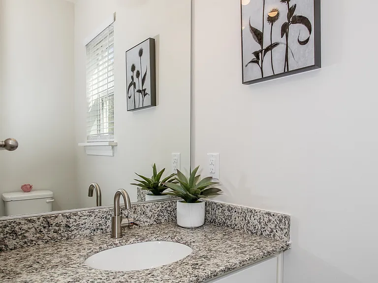 The Reserve at Rivington Townhome Rentals — Photo 13