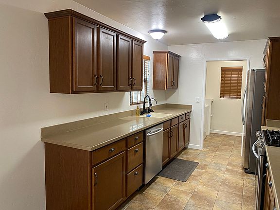 4th image of 811 Alveda Ave