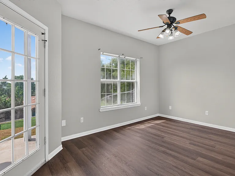 1810 Mesa Oaks Cir — Photo 23