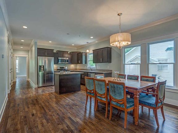 3rd image of 417 Park Cir