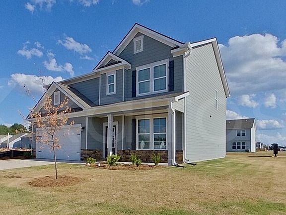 2nd image of 100 English Oak Ln