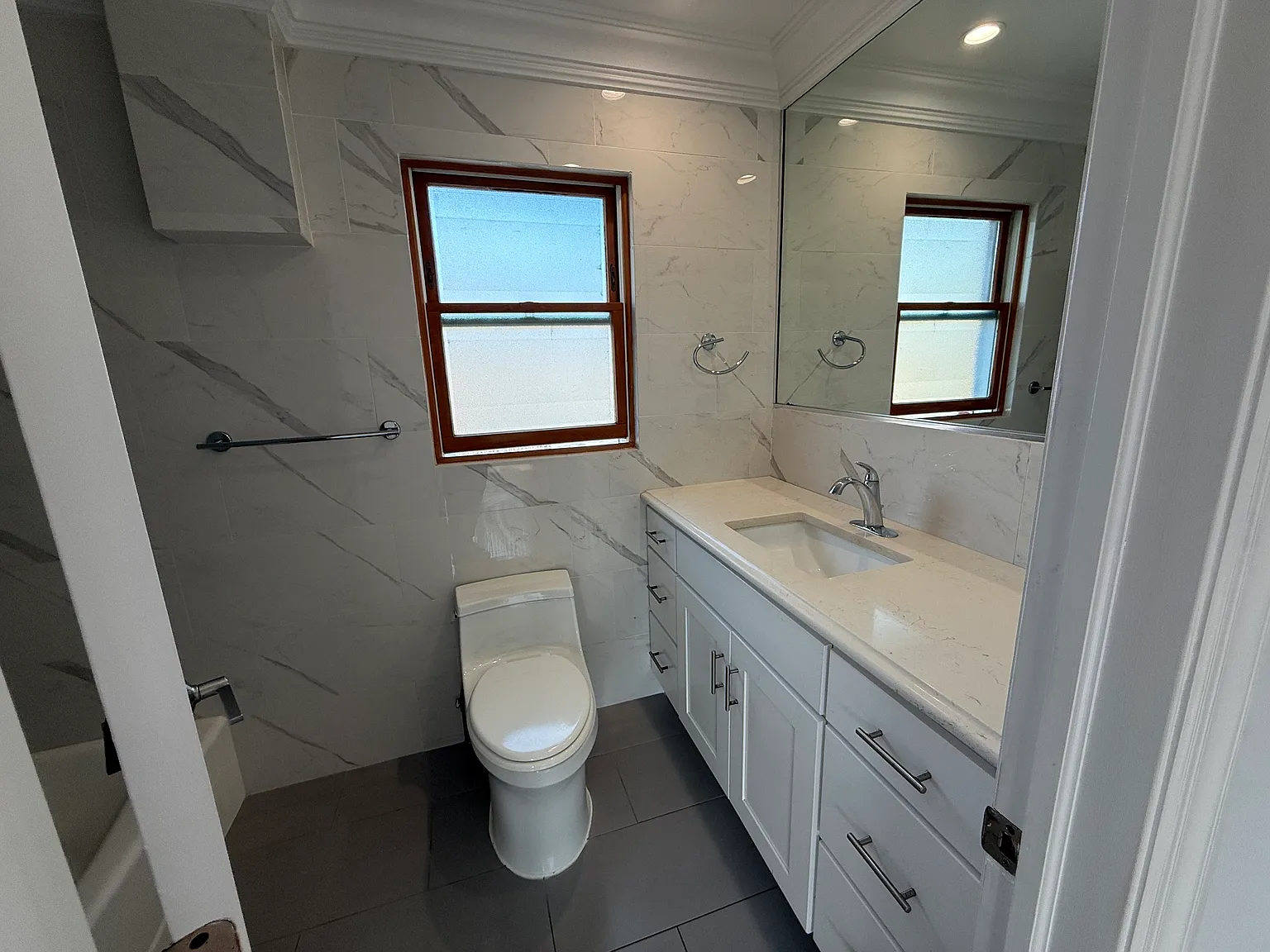 3 bed, $2,950 — Photo 4
