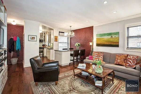 Sold by Bond New York | media 1