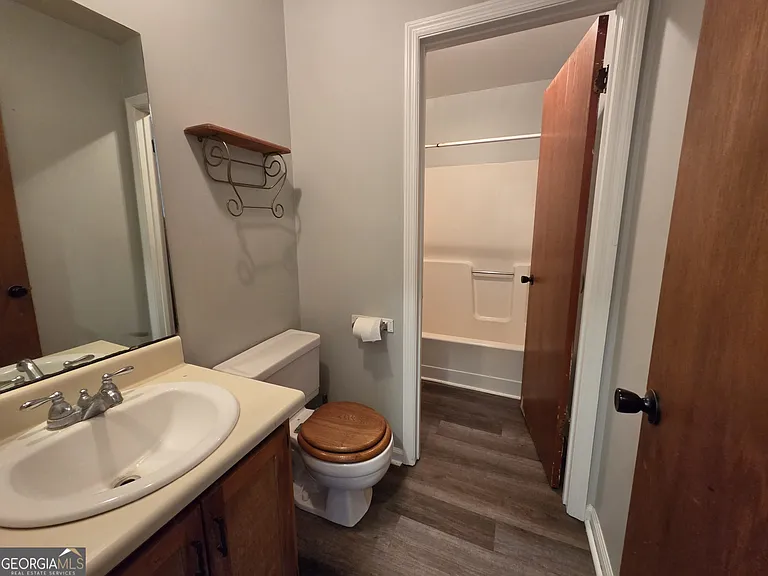 425 Admirals Walk Dr — Photo 16