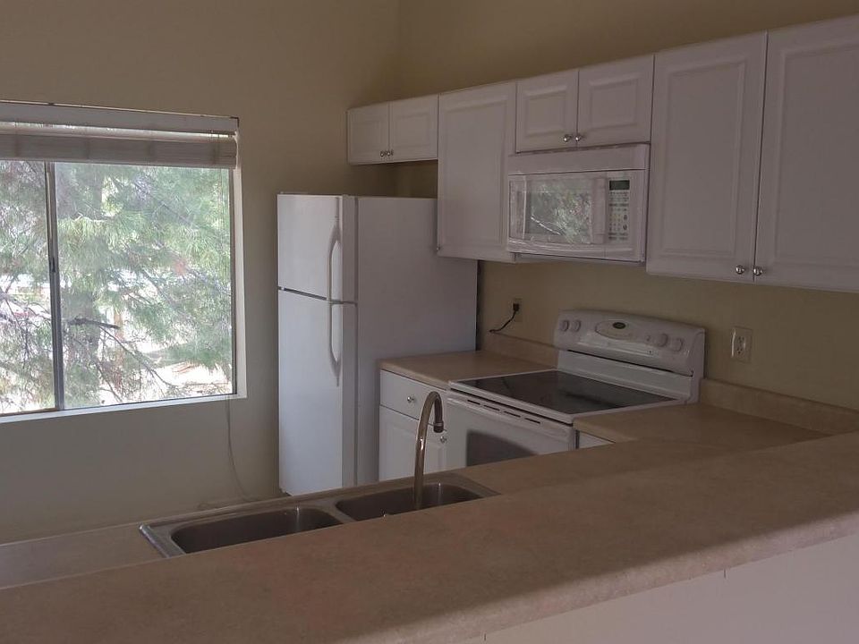 1st image of 19601 N 7th St Unit 2071