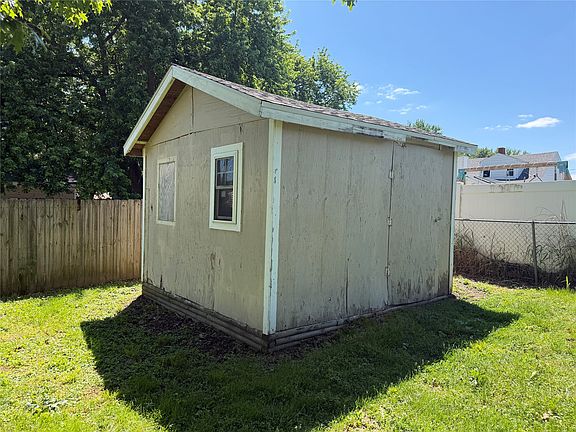 5th image of 1328 Carrie Ave