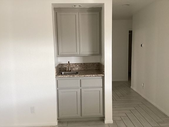 3rd image of 3162 Peachwood Dr