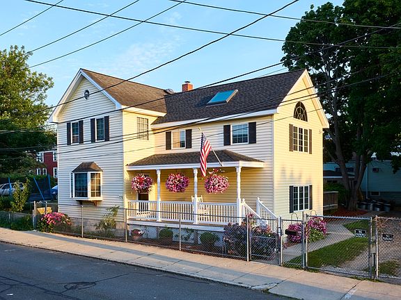 2nd image of 176 Coleridge St