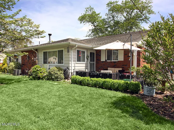 16 A Robin Street, Manchester, NJ 08759