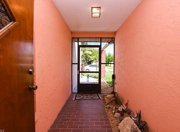 3rd image of 1314 SE 13th Ter