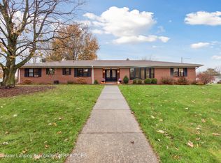 731 Applegate Ln, East Lansing, MI 48823