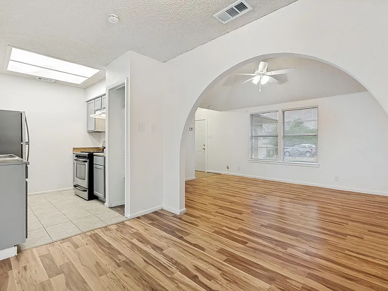 122 Surrels Ave — Photo 7