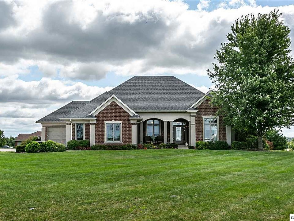 1st image of 15462 Wood Vale Ct