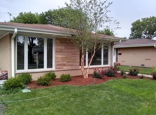 2117 Westview Dr, Des Plaines, IL 60018