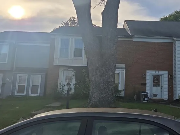 310 Roanoke Dr SE, Leesburg, VA 20175
