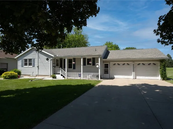 109 Scenic Dr, Vinton, IA 52349