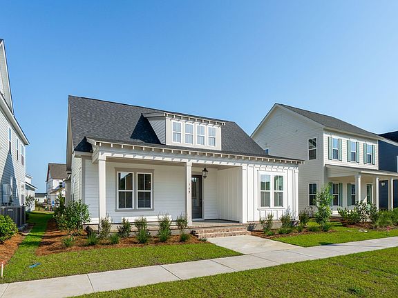 2nd image of 742 Blueway Ave