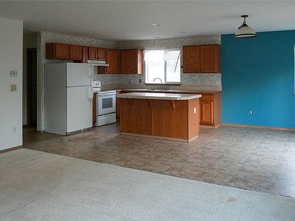 5th image of 651 Milwaukee Boulevard S