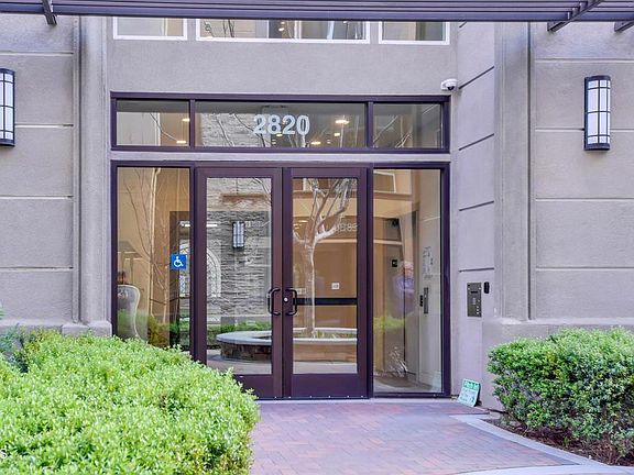 4th image of 2820 Wagon Wheel Rd #403