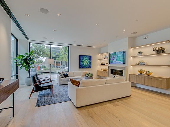 Presentation Center - Living Area