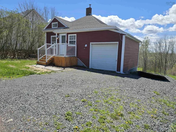 66 Oak St, Trenton, NS B0K 1X0