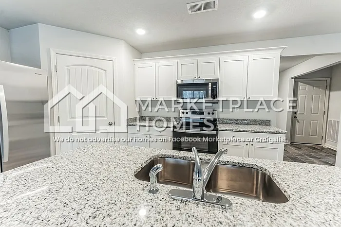 5331 Greenwood Rd — Photo 9