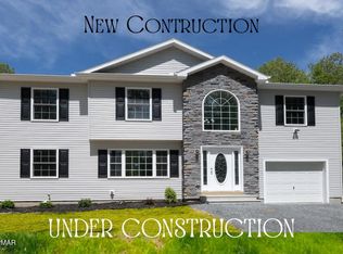 8514 Hillcrest Dr, Tobyhanna, PA 18466