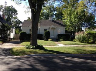 1823 Henley St, Glenview, IL