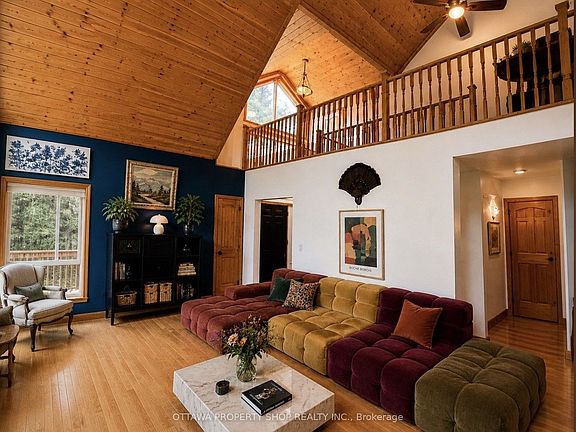 4th image of 927 Spruce Ridge Rd